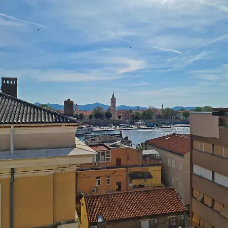 Center 公寓 扎达尔